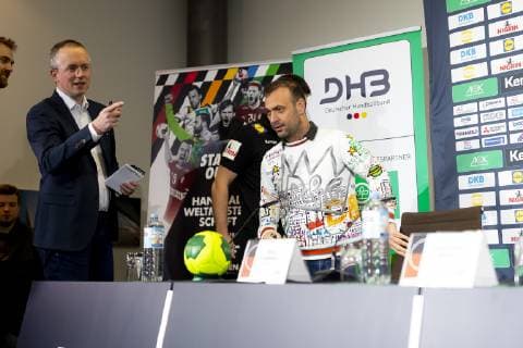 DHB-Vizepraesident Bob Hanning und Co-Trainer Alexander Haase kommen auf die Pressekonferenz. Pressekonferenz des DHB, Handball, IHF Handball Weltmeisterschaft, 16.01.19 Berlin Berlin Germany Mercedes-Benz-Arena Copyright: xAgentur54Gradx xFelixxKoenigx