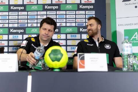 Co-Trainer Alexander Haase und Torhueter Andreas Wolff (Nr. 33, Deutschland) vor dem Start der Pressekonferenz. Pressekonferenz des DHB, Handball, IHF Handball Weltmeisterschaft, 16.01.19 Berlin Berlin Germany Mercedes-Benz-Arena Copyright: xAgentur54Gradx xFelixxKoenigx