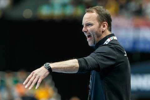 Handball WM, Japan - Island Muenchen, Deutschland, 16.01.2019, IHF Handball WM 2019, Gruppe B, Japan - Island, Trainer Dagur Sigurdsson (JPN) gestikuliert, gestik ( DeFodi048