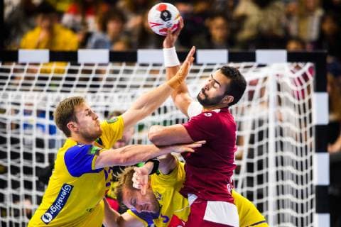 Handball WM, Katar - Schweden 190116 Frankis Marzo of Qatar in a duel with Max Darj of Sweden during the IHF World Handball Championship match between Qatar and Sweden on January 16, 2019 in Copenhagen. Photo: Ludvig Thunman BILDBYRN kod LT 35580 Copyright: LUDVIGxTHUNMAN BB190116LT031