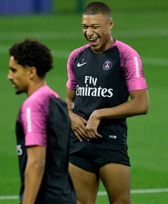 Sport Themen der Woche KW03 Sport Bilder des Tages (190117) -- DOHA, Jan. 17, 2019 -- Paris Saint-Germain s French forward Kylian Mbappe reacts during the winter trainings at the Aspire Zone Foundation in the Qatari capital Doha Jan. 16, 2019. ) (SP)QATAR-DOHA-PARIS SAINT GERMAIN-TRAINING Nikku 
