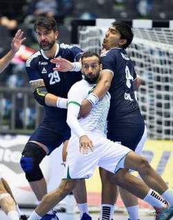 Javier Frelijj and Marco Oneto of Chile holds Abbas Alsaffar of Saudi Arabia during the men s IHF Handball World Championship WM Weltmeisterschaft Group C match between Chile and Saudi Arabia in Herning, Denmark, Thursday, Jan. 17, 2019.. , Herning Jylland Denmark Copyright: HenningxBagger HenningxBaggerx COP105 spdk20190117-164101-L
