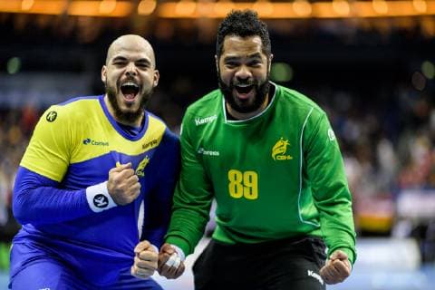 Brasilien vs Korea, Handball Weltmeisterschaft 2019, 17.01.2019 Gustavo Rodrigues (BRA 95) und Cesar Algusto Almeida (BRA 89) beim Spiel zwischen Brasilien und Korea bei der Handball Weltmeisterschaft in Berlin am 17.01.2019, , Berlin BER Germany Mercedes-Benz-Arena