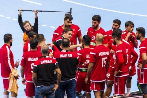 Handball WM, Bahrain - Japan Muenchen, Deutschland 17. Januar 2019: WM 2019 Männer - Gruppe B - Bahrain vs. Japan Coach Aron Krist Jansson (Bahrain) in der Auszeit von Bahrain Muenchen Olympiahalle Bayern Deutschland