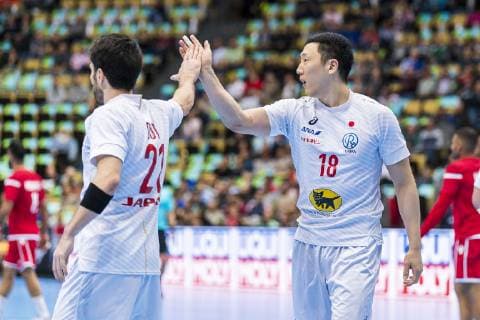 Handball WM, Bahrain - Japan Muenchen, Deutschland 17. Januar 2019: WM 2019 Männer - Gruppe B - Bahrain vs. Japan v.li. Remi Anri Doi (Japan), Kohei Narita (Japan) Muenchen Olympiahalle Bayern Deutschland