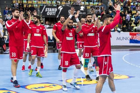 Handball WM, Bahrain - Japan Muenchen, Deutschland 17. Januar 2019: WM 2019 Männer - Gruppe B - Bahrain vs. Japan die Mannschaft von Bahrain, Schlussjubel Schlußjubel Emotion Freude Muenchen Olympiahalle Bayern Deutschland