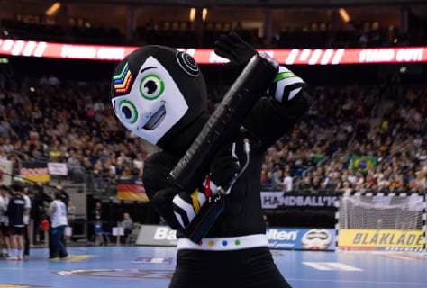 Handball-WM Brasilien - Korea am 17.01.2019 in der Mercedes-Benz Arena in Berlin Stan ( offizielles Maskottchen )