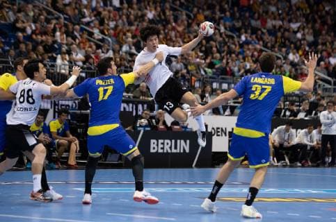 Handball-WM Brasilien - Korea am 17.01.2019 in der Mercedes-Benz Arena in Berlin Dongkwang PARK ( Korea )