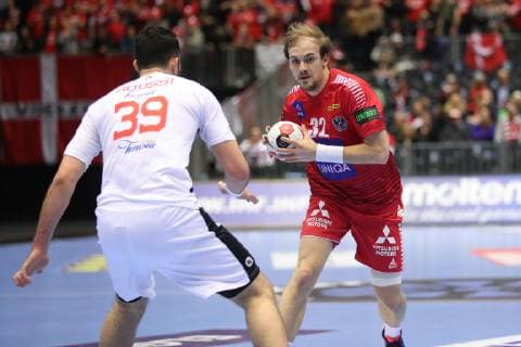 26th Mens Handball World Championship WM Weltmeisterschaft Oesterreich vs Tunisien, 17.01.19 Gerald Zeiner (Oesterreich, 32) gegen Mohamed Soussi (Tunesien, 39)