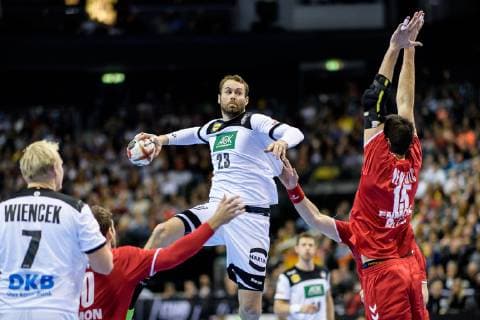 Deutschland vs Serbien, Handball Weltmeisterschaft 2019, 17.01.2019 Steffen Faeth (GER 23) und Drasko Nenadic (SRB 15) beim Spiel zwischen Deutschland und Serbien bei der Handball Weltmeisterschaft in Berlin am 17.01.2019, , Berlin BER Germany Mercedes-Benz-Arena