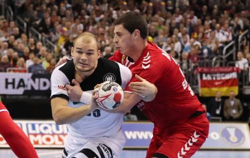 Paul Drux, Mijajlo Marsenic Aktion Spielszene Zweikampf Handball Weltmeisterschaft WM Herren Saison 2018 2019 17.01.2019 Deutschland GER DHB vs. Serbien SRB