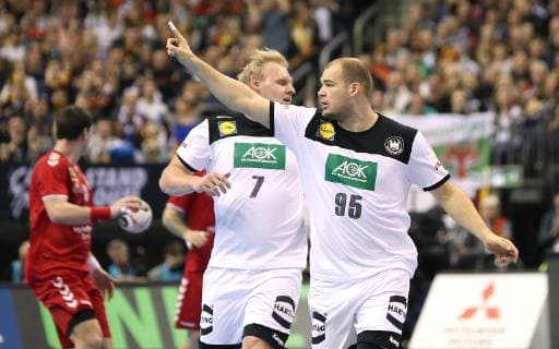 Patrick Wiencek (Deutschland), Paul Drux (Deutschland) beim Spiel Deutschland gegen Serbien der Handball- WM 2019 der Maenner am 17.01.2019 in der Mercedes-Benz Arena in Berlin Handball - WM 2019 - Gruppe A - Deutschland - Serbien