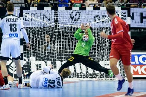 Deutschland vs Serbien, Handball Weltmeisterschaft 2019, 17.01.2019 Torwart Silvio Heinevetter (GER 12) beim Spiel zwischen Deutschland und Serbien bei der Handball Weltmeisterschaft in Berlin am 17.01.2019, , Berlin BER Germany Mercedes-Benz-Arena