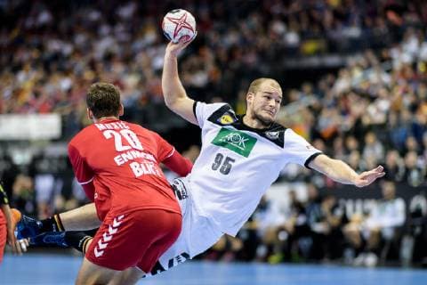 Deutschland vs Serbien, Handball Weltmeisterschaft 2019, 17.01.2019 Paul Drux (GER 95) und Ivan Mosic (SRB 20) beim Spiel zwischen Deutschland und Serbien bei der Handball Weltmeisterschaft in Berlin am 17.01.2019, , Berlin BER Germany Mercedes-Benz-Arena