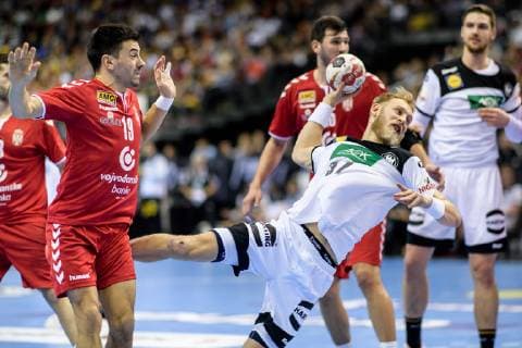 Deutschland vs Serbien, Handball Weltmeisterschaft 2019, 17.01.2019 l-r: Nemanja Ilic (SRB 19), Matthias Musche (GER 37) und Drasko Nenadic (SRB 15) und Hendrik Pekeler (GER 13) beim Spiel zwischen Deutschland und Serbien bei der Handball Weltmeisterschaft in Berlin am 17.01.2019, , Berlin BER Germany Mercedes-Benz-Arena