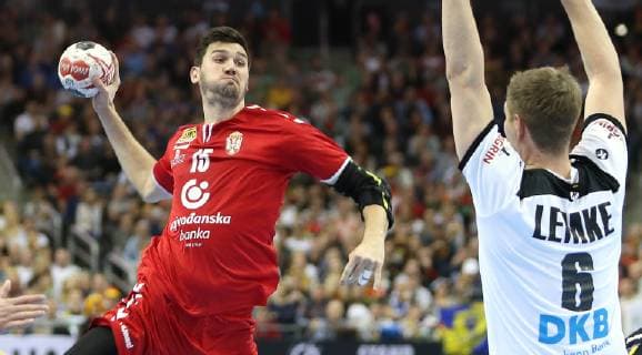 Drasko Nenadic (Serbien) gegen Finn Lemke (Deutschland) beim Spiel Deutschland gegen Serbien der Handball- WM 2019 der Maenner am 17.01.2019 in der Mercedes-Benz Arena in Berlin Handball - WM 2019 - Gruppe A - Deutschland - Serbien