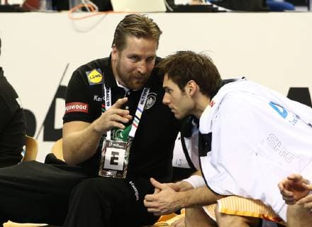 Teammanager Oliver Roggisch, Uwe Gensheimer Handball Weltmeisterschaft WM Herren Saison 2018 2019 17.01.2019 Deutschland GER DHB vs. Serbien SRB