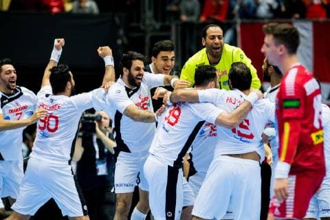 Handball WM, Österreich - Tunesien 190117 Players of Tunisia celebrate while a player of Austria looks dejected after the IHF World Handball Championship match between Austria and Tunisia on January 17, 2019 in Herning. Photo: Jon Olav Nesvold BILDBYRN kod JE 160405 Copyright: JONxOLAVxNESVOLD BB190117JE073