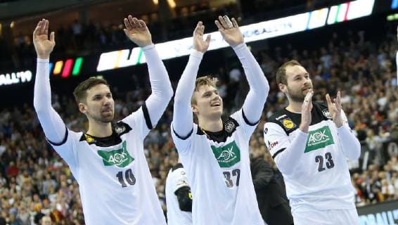 Jubel bei Fabian Wiede (Deutschland), Franz Semper (Deutschland), Steffen Faeth (Deutschland) nach Sieg des Spiels Deutschland gegen Serbien der Handball- WM 2019 der Maenner am 17.01.2019 in der Mercedes-Benz Arena in Berlin Handball - WM 2019 - Gruppe A - Deutschland - Serbien