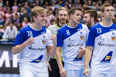 Muenchen, Deutschland 17. Januar 2019: WM 2019 Männer - Gruppe B - Mazedonien vs. Island v.li. Gisli Thorgeir Kristjansson (Island), Bjarki Elisson (Island), Olafur Gudmundsson (Island) Schlussjubel Schlußjubel Emotion Freude Muenchen Olympiahalle Bayern Deutschland