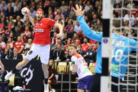 26th Mens Handball World Championship WM Weltmeisterschaft Daenemark vs Norwegen, 17.01.19 Mikkel Hansen (Daenemark, 24) gegen Torbjoern S. Bergerud (Norwegen, 30)