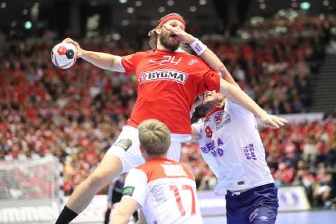 26th Mens Handball World Championship WM Weltmeisterschaft Daenemark vs Norwegen, 17.01.19 Mikkel Hansen (Daenemark, 24) gegen Bjarte Myrhol (Norwegen, 08) und Magnus Joendal (Norwegen, 17)