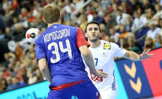 Handball WM, Frankreich - Russland Romain Lagarde (Frankreich) gegen Vitaly Komogorov (Russland) beim Spiel Frankreich gegen Russland der Handball- WM 2019 der Maenner am 17.01.2019 in der Mercedes-Benz Arena in Berlin Handball - WM 2019 - Gruppe A - Frankreich - Russland