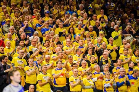190117 Supporters of Sweden celebrates during the IHF World Handball Championship match between Sweden and Hungary on January 17, 2019 in Copenhagen. Photo: Ludvig Thunman BILDBYRN kod LT 35581 Copyright: LUDVIGxTHUNMAN BB190117LT044