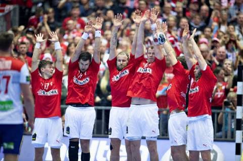 Handball WM, Dänemark - Norwegen The danish players blocs a ball in the men s IHF Handball World Championship WM Weltmeisterschaft Group C match between Denmark and Norway in Herning, Denmark, Thursday, Jan. 17, 2019.. , Herning Jylland Denmark Copyright: HenningxBagger HenningxBaggerx COP101 spdk20190117-220637-L