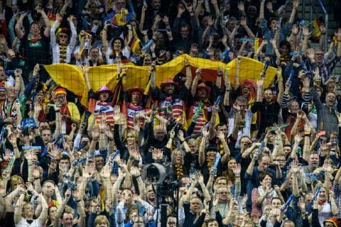 Deutschland vs Serbien, Handball Weltmeisterschaft 2019, 17.01.2019 Deutsche Fans bei der La Ola beim Spiel zwischen Deutschland und Serbien bei der Handball Weltmeisterschaft in Berlin am 17.01.2019, , Berlin BER Germany Mercedes-Benz-Arena