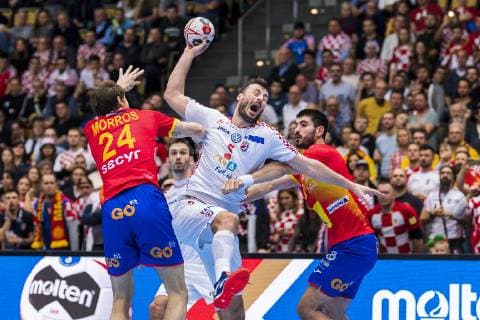 Muenchen, Deutschland 17. Januar 2019: WM 2019 Männer - Gruppe B - Spanien vs. Kroatien v.li. Viran Morros de Argila (Spanien), Domagoj Duvnjak (Kroatien THW Kiel), Muenchen Olympiahalle Bayern Deutschland