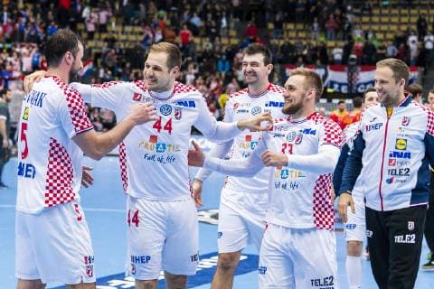 Muenchen, Deutschland 17. Januar 2019: WM 2019 Männer - Gruppe B - Spanien vs. Kroatien v.li. Domagoj Duvnjak (Kroatien THW Kiel), Kresimir Kozina (Kroatien Goeppingen), Luka Cindric (Kroatien) Schlussjubel Schlußjubel Emotion Freude Muenchen Olympiahalle Bayern Deutschland