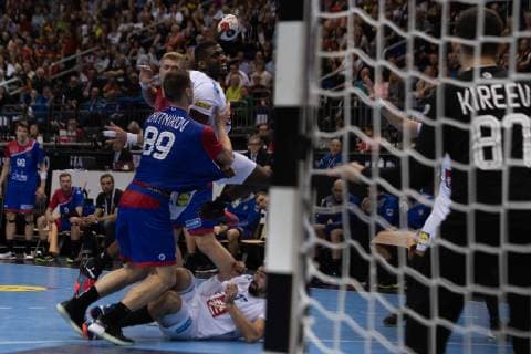 Handball-WM Frankreich - Russland am 17.01.2019 in der Mercedes-Benz Arena in Berlin Dika MEM ( Frankreich )