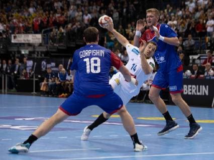 Handball-WM Frankreich - Russland am 17.01.2019 in der Mercedes-Benz Arena in Berlin Kentin MAHE ( Frankreich )