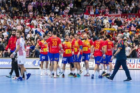 Muenchen, Deutschland 17. Januar 2019: WM 2019 Männer - Gruppe B - Spanien vs. Kroatien die Mannschaft von Spanien, unzufrieden enttäuscht enttaeuscht niedergeschlagen frustriert, Muenchen Olympiahalle Bayern Deutschland