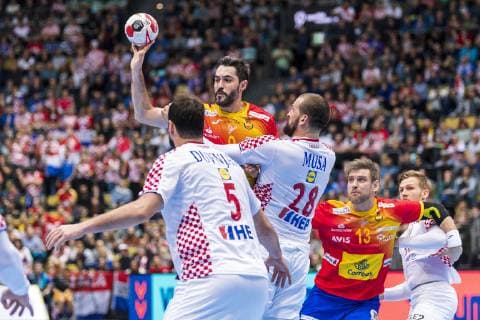 Muenchen, Deutschland 17. Januar 2019: WM 2019 Männer - Gruppe B - Spanien vs. Kroatien v.li. Domagoj Duvnjak (Kroatien THW Kiel), Raul Entrerrios Rodriguez (Spanien), Zeljko Musa (Kroatien Fuechse Berlin), Julen Aguinagalde (Spanien) Muenchen Olympiahalle Bayern Deutschland