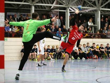 Deutschland, Korntal, Handball Rixespiel SG BBM Bietigheim vs. Selestat Alsace Handball: rechts Jonathan Fischer (BBM)