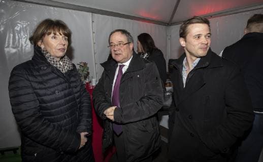 Handball WM 2019 Lanxess Arena Koeln Deutschland Datum: 18.01.2019 Henriette Reker mit Armin Laschet und Sohn