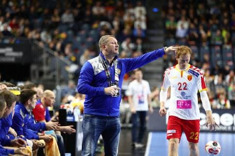 Eduard Koksharov (Trainer Russland) gibt Anweisungen, Russland vs Mazedonien, IHF Maenner Handball Weltmeisterschaft, 19.01.2019 Fotograf Neis Eibner Russland vs Mazedonien, IHF Maenner Handball Weltmeisterschaft, 19.01.2019 Köln Copyright: xEIBNER AlexanderxNeisx EP_ANS
