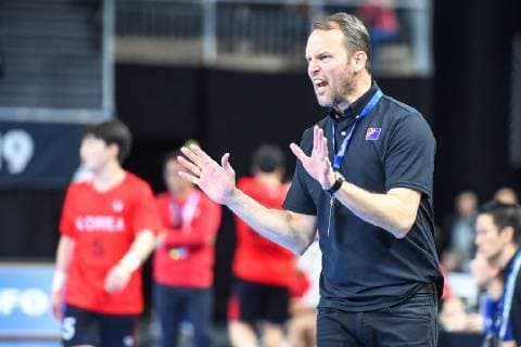 HANDBALL - IHF WC, JPN vs KOR COPENHAGEN,DENMARK,19.JAN.19 - HANDBALL - IHF Men s World Championships, international match Länderspiel Japan vs Korea. Image shows head coach Dagur Sigurdsson (JPN). GEPAxpictures xOliverxLerch