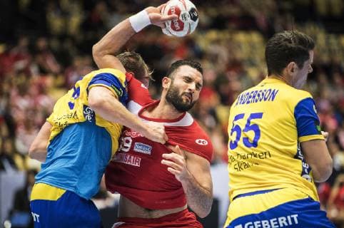Mohamed Soussi(Tunesia 39) of Tunesia, aginst Max Darj (Sweden 5) left and Kim Andersson(Sweden 5) right during the men s IHF Handball World Championship WM Weltmeisterschaft Main Round Group 2 match in Herning, Denmark, on saturday, Jan. 19, 2019.. , Herning DK Copyright: ClausxFisker ClausxFiskerx cop101 spdk20190119-183416-L