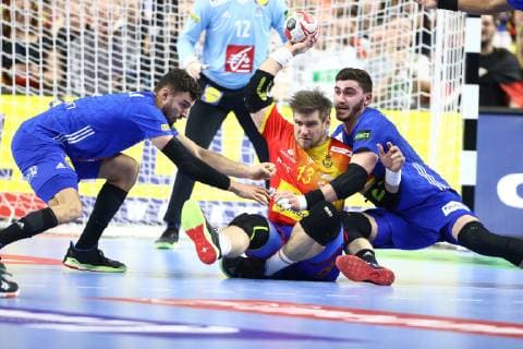 Julen Akizu Aguinagalde (Spanien) im Zweikampf mit Ludovic Fabregas (Frankreich), Frankreich vs Spanien, IHF Maenner Handball Weltmeisterschaft, 19.01.2019 Fotograf Neis Eibner Frankreich vs Spanien, IHF Maenner Handball Weltmeisterschaft, 19.01.2019 Köln Copyright: xEIBNER AlexanderxNeisx EP_ANS
