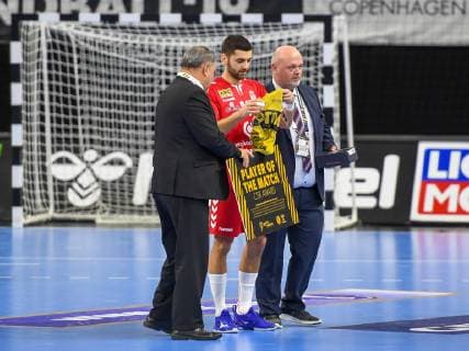 HANDBALL - IHF WC, SRB vs BRN COPENHAGEN,DENMARK,19.JAN.19 - HANDBALL - IHF Men s World Championships, international match Länderspiel Serbia vs Bahrain. Image shows Vanja Ilic (SRB) as player of the match. GEPAxpictures xOliverxLerch