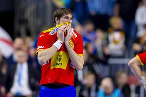 Viran Morros de Argila (Nr. 24, Spanien) ist niedergeschlagen deprimiert enttaeuscht. Frankreich vs. Spanien, Hauptrunde, Handball, IHF Handball Weltmeisterschaft, 19.01.19 Koeln Nordrhein-Westfalen Germany Lanxess-Arena Copyright: xAgentur54Gradx xFelixxKoenigx
