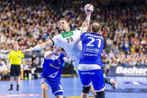 Köln, Deutschland 19. Januar 2019: WM 2019 Männer - Hauptrunde - Deutschland vs. Island v. li. im Zweikampf Kai Häfner Haefner (Deutschland TSV Hannover) und Arnar Arnarsson (Island) Köln Lanxess Arena Nordrhein-Westfalen Deutschland