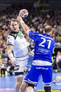 Köln, Deutschland 19. Januar 2019: WM 2019 Männer - Hauptrunde - Deutschland vs. Island v. li. im Zweikampf Kai Häfner Haefner (Deutschland TSV Hannover) und Arnar Arnarsson (Island) Köln Lanxess Arena Nordrhein-Westfalen Deutschland