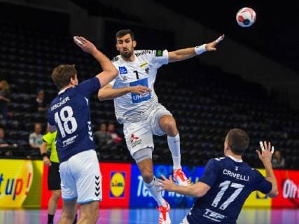 HANDBALL - IHF WC, AUT vs ARG COPENHAGEN,DENMARK,19.JAN.19 - HANDBALL - IHF Men s World Championships, international match Länderspiel Austria vs Argentina. Image shows Guillermo Jose Fischer (ARG), Janko Bozovic (AUT) and Manuel Crivelli (ARG). GEPAxpictures xOliverxLerch