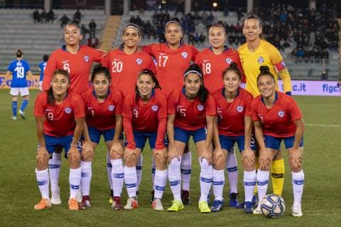 Claudia Soto (Chile) Daniela Zamora (Chile) Fernanda Pinilla (Chile) Camila Saez (Chile) +1c+ Javiera Grez (Chile) Yessenia Lopez (Chile) Karen Araya (Chile) Su Helen Galaz (Chile) Ambar Soruco (Chile) Maria Jose Rojas (Chile) Team (Chile) during the France 2019 Fifa Women s soccer World Cup qualifiers , friendly match match between Italy 2-1 Chile at Carlo Castellani Stadium on January 218, 2019 in Empoli, Italy. NOxTHIRDxPARTYxSALES.  (95337899)