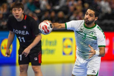 HANDBALL - IHF WC, KOR vs KSA COPENHAGEN,DENMARK,20.JAN.19 - HANDBALL - IHF Men s World Championships, international match Länderspiel Korea vs Saudi Arabia. Image shows Dong-Hyun Jang (KOR) and Abdullah Alabbas (KSA). GEPAxpictures xOliverxLerch