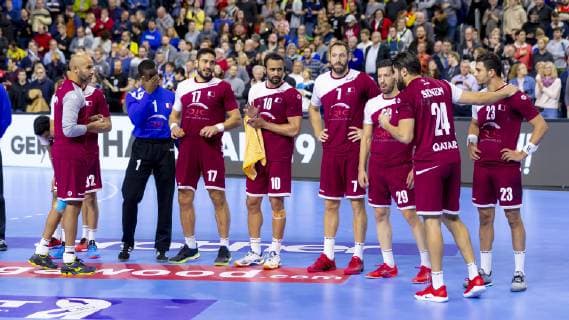 Katars Spieler nach dem Sieg. Russland vs. Katar, Presidents Cup Finale, Handball, IHF Handball Weltmeisterschaft, 20.01.19 Koeln Nordrhein-Westfalen Germany Lanxess-Arena Copyright: xAgentur54Gradx xFelixxKoenigx